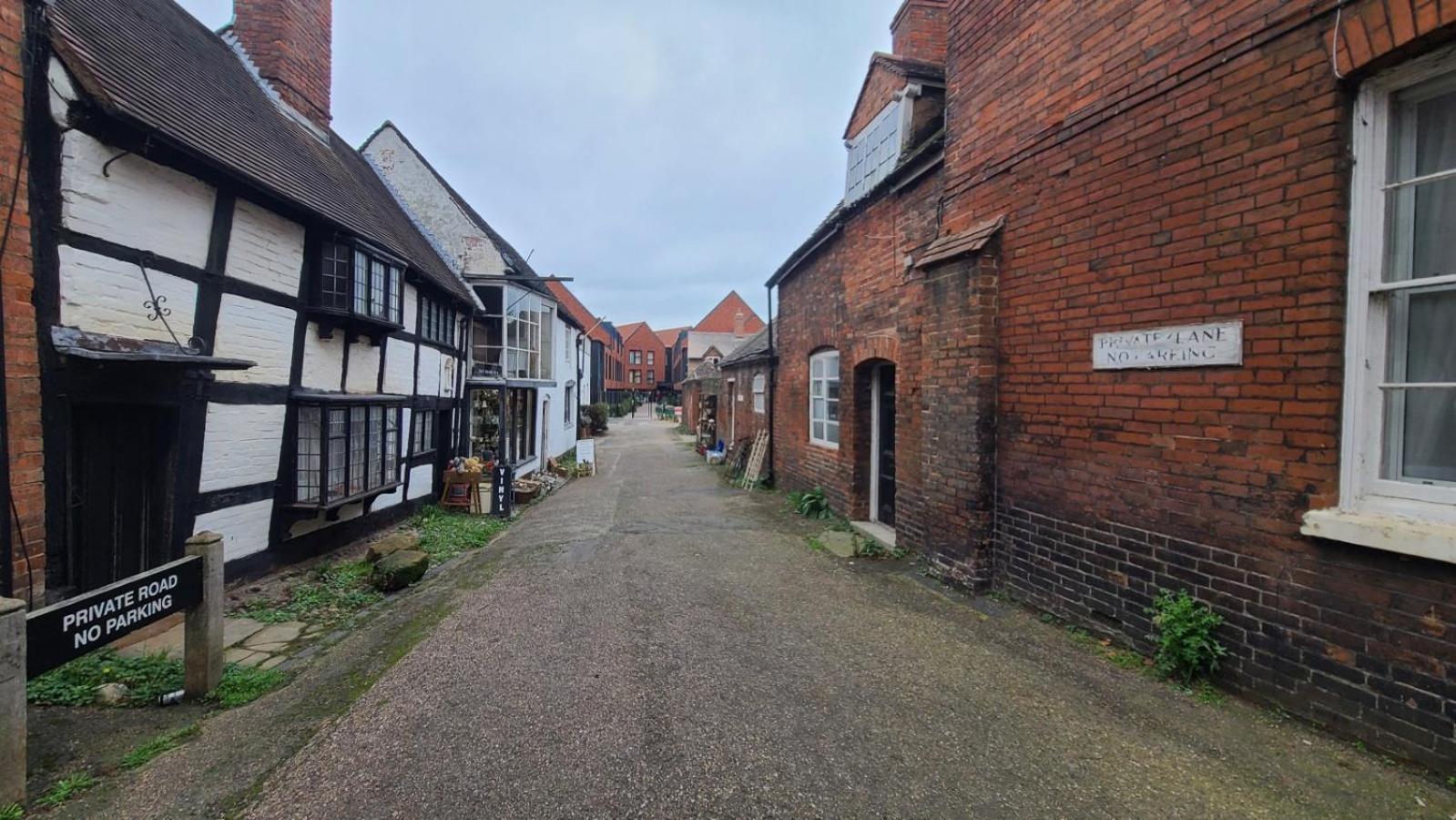Samuels' A Duplex Apartment By Spires Accommodation In Lichfield City Centre Екстериор снимка