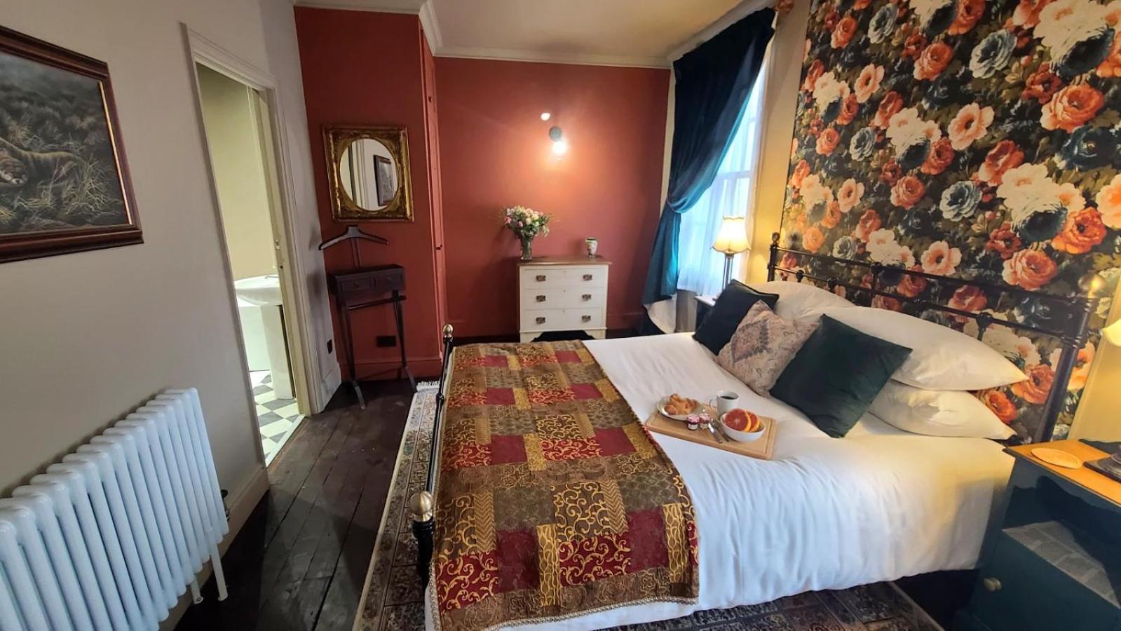 Samuels' A Duplex Apartment By Spires Accommodation In Lichfield City Centre Екстериор снимка