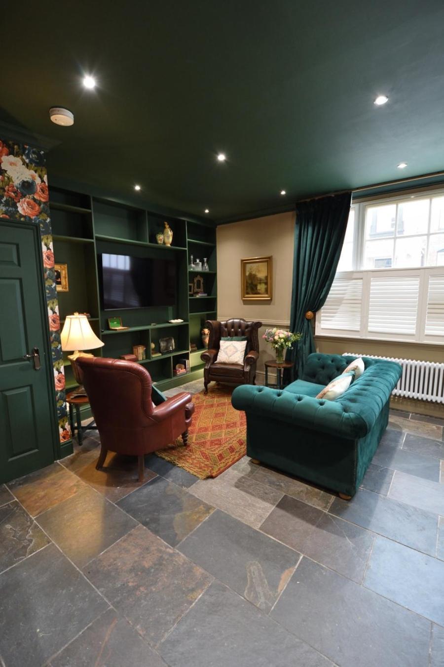 Samuels' A Duplex Apartment By Spires Accommodation In Lichfield City Centre Екстериор снимка