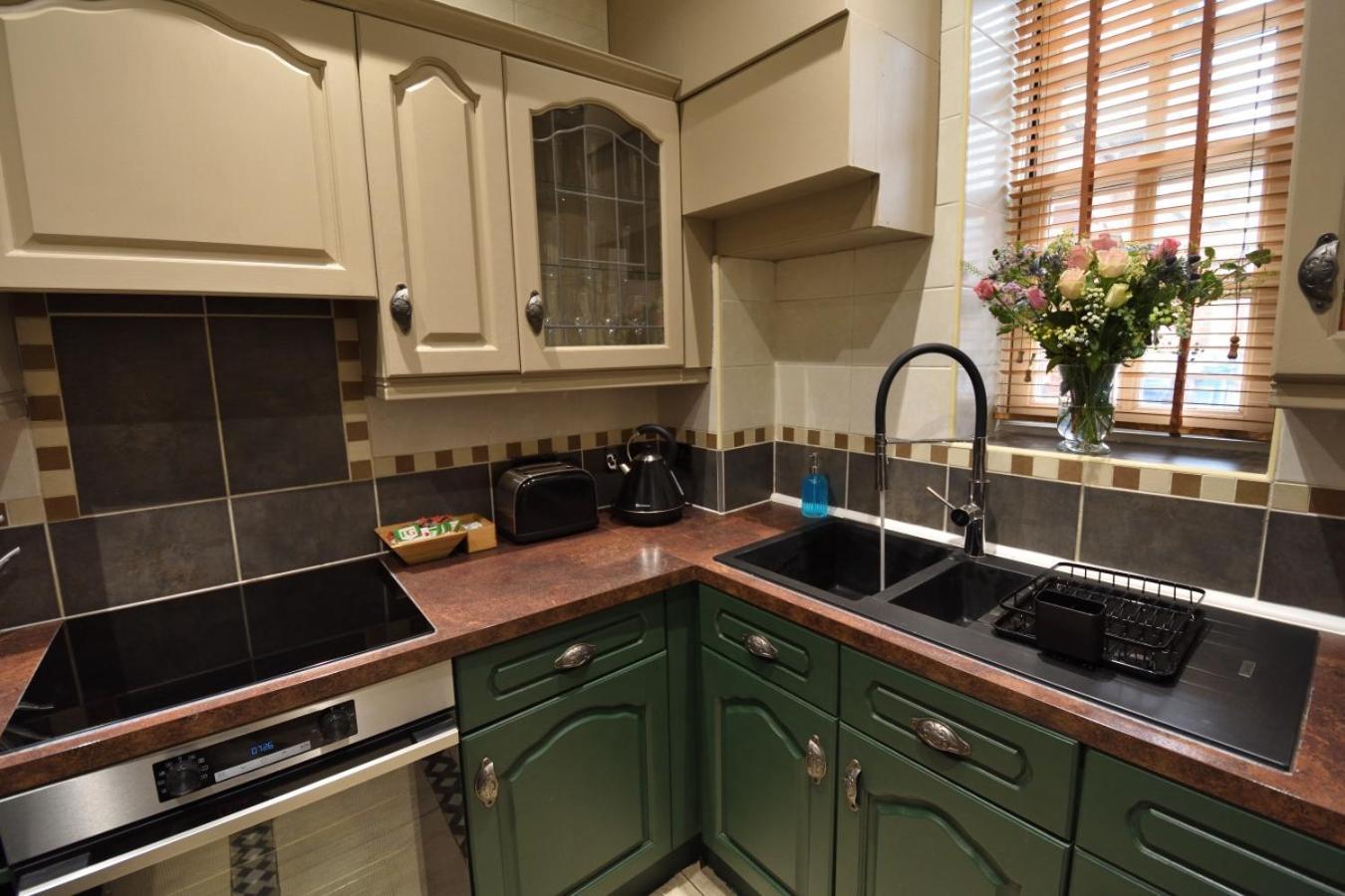 Samuels' A Duplex Apartment By Spires Accommodation In Lichfield City Centre Екстериор снимка
