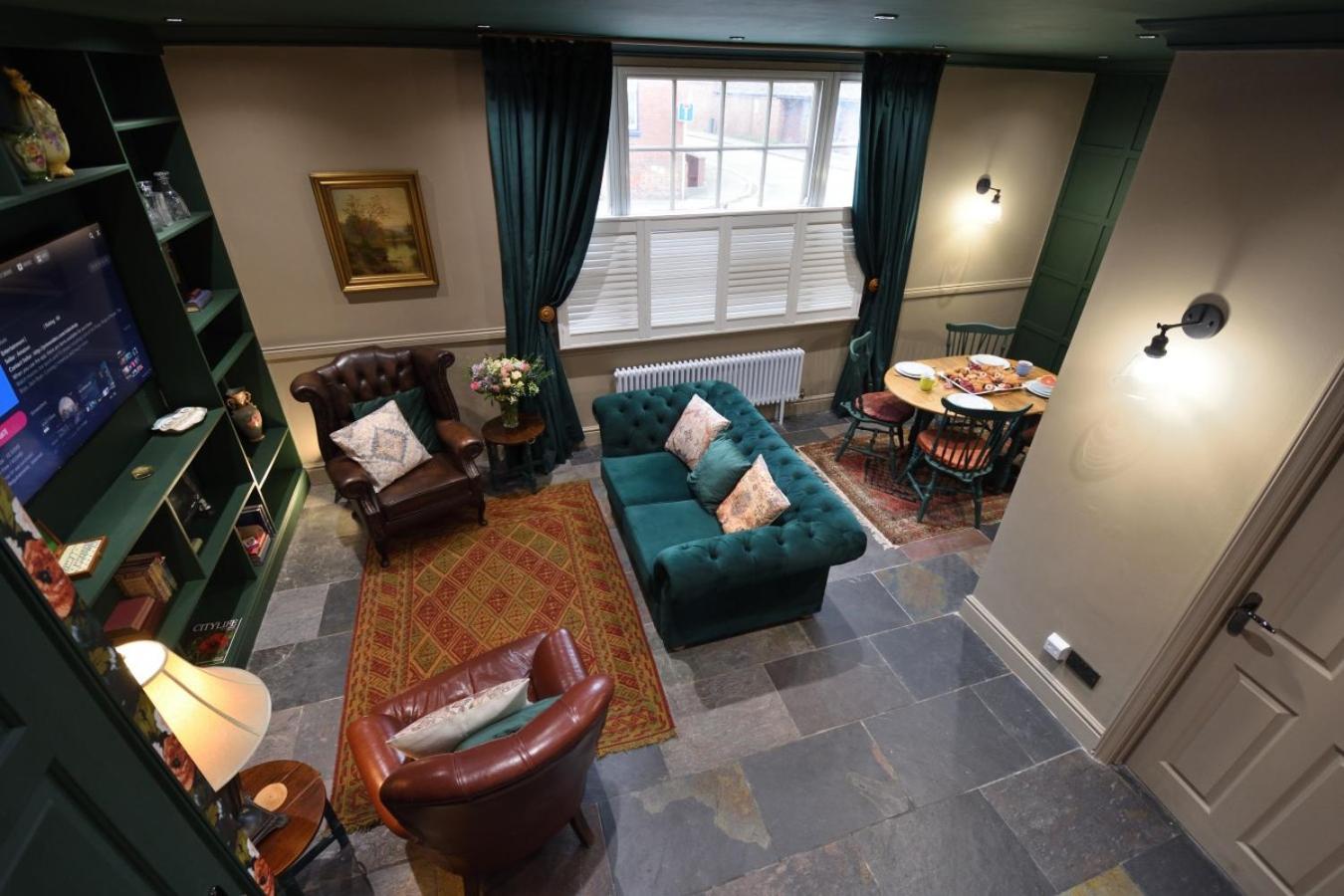 Samuels' A Duplex Apartment By Spires Accommodation In Lichfield City Centre Екстериор снимка